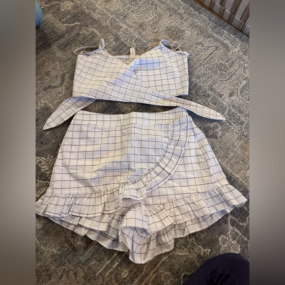 Blue Blush Pants - Gray and white 2 piece shorts and tie crop top set